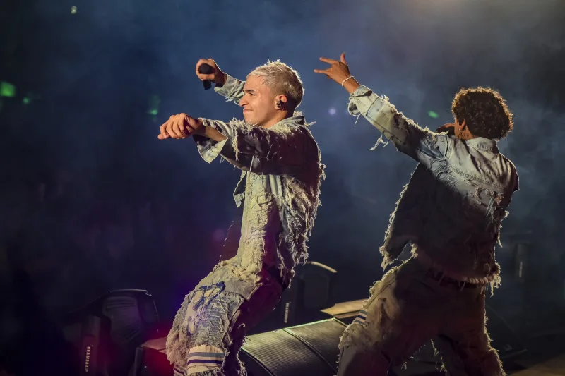 El duo Roze puso a bailar a Rosario desde el escenario de Burgerland